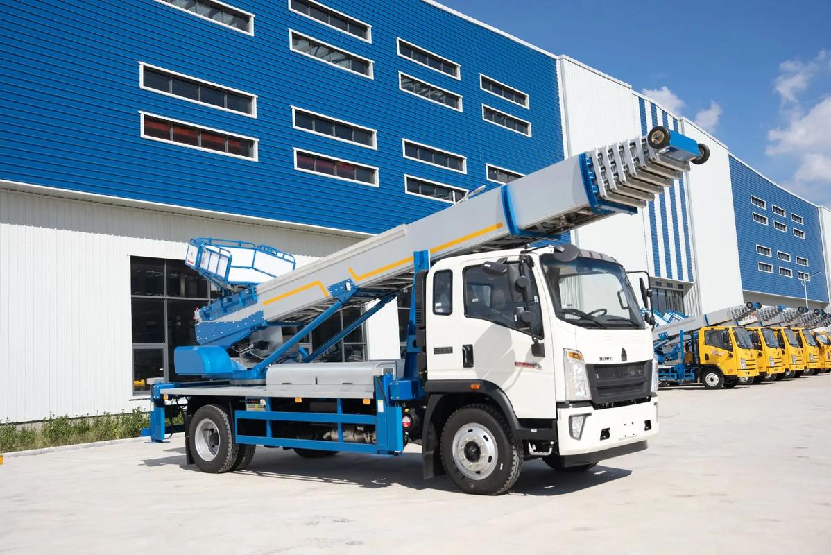 德清县出租云梯车高空作业车 建筑垃圾搬运