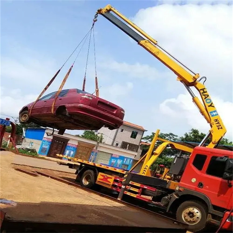 德清县吊车吊汽车的正确方法